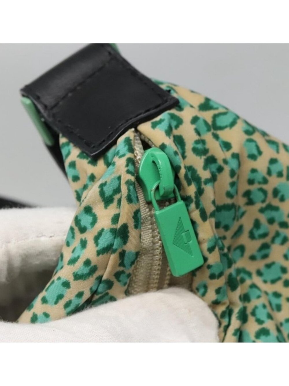 Authentic BOTTEGA VENETA Shoulder Bag Nylon Green - Picture 9 of 16